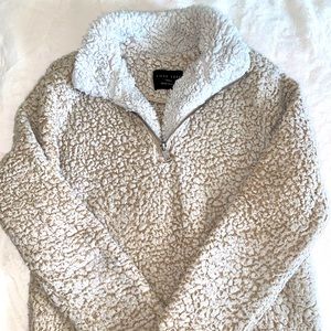 Love Tree Sherpa Pullover | Juniors | Beige/ Cream | Size Small